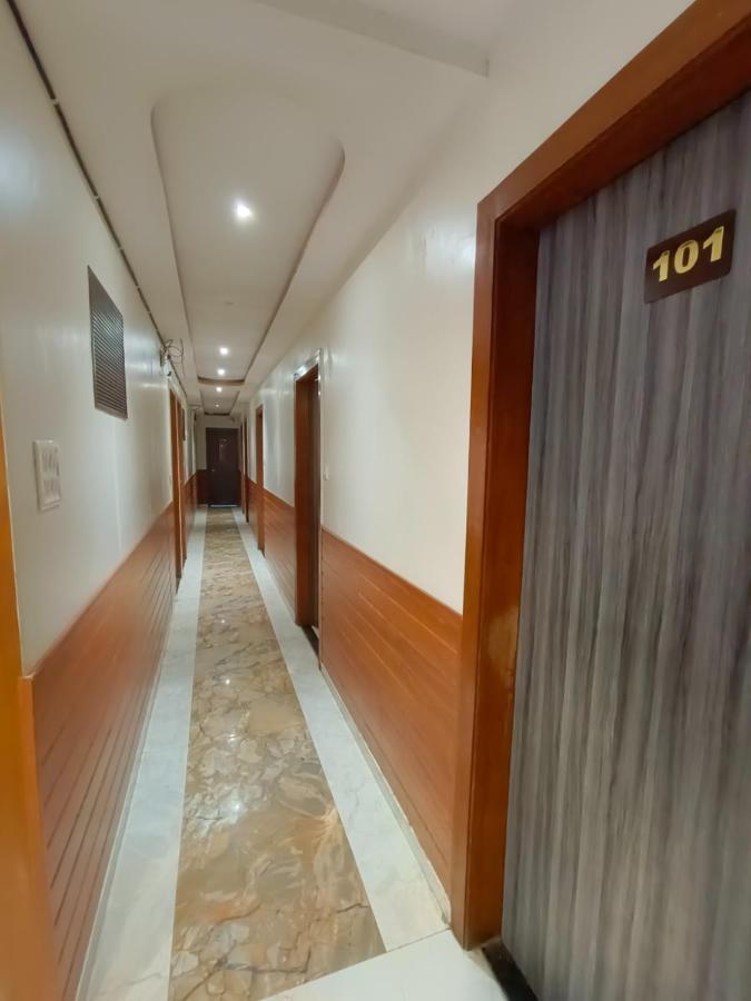 Hotel Time Gold Near Domestics Airport Mumbai Exterior foto